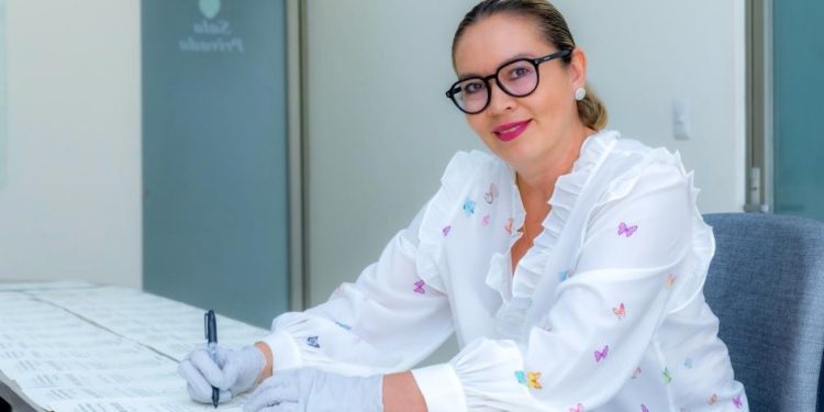 Yarabí Ávila anuncia proyecto en apoyo a la economía de las familias de egresados nicolaitas; se presentará ante el Consejo Universitario