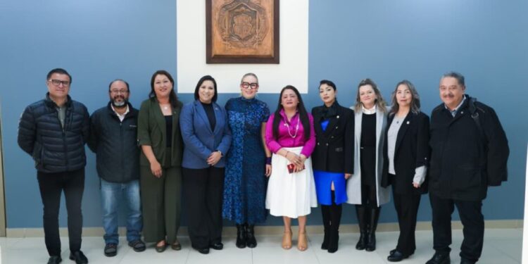 Yarabí Ávila, directoras y directores establecen ruta de trabajo para reforzar el Bachillerato Nicolaita