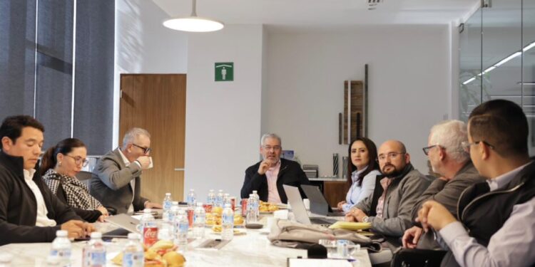 En este mes arrancan pruebas del teleférico de Uruapan: Bedolla