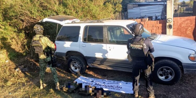 SSP asegura vehículo y equipo táctico con leyenda alusiva a una célula delictiva en Erongarícuaro: SS