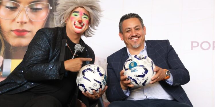 Fiscalía General promueve el uso seguro de las redes sociales en instituciones educativas de Charo