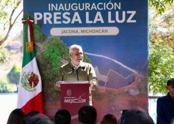 Con inversión de 30 mdp, familias de Jacona estrenan Parque Ecológico en presa La Luz: Bedolla