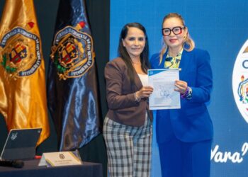 A doblar el paso convoca Yarabí Ávila al funcionariado nicolaita; Gabinete cierra filas con la rectora