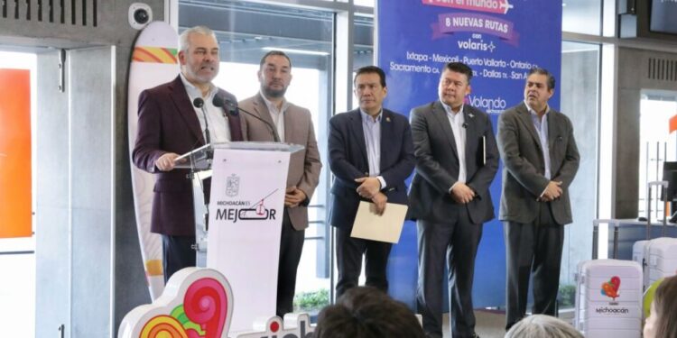 Michoacán alcanza cifra récord en 2025; más de 1.5 millones de turistas llegaron por aire: Bedolla
