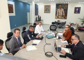 UMSNH diversifica su oferta educativa; estudia Administración, Contaduría, Mercadotecnia o Derecho en línea