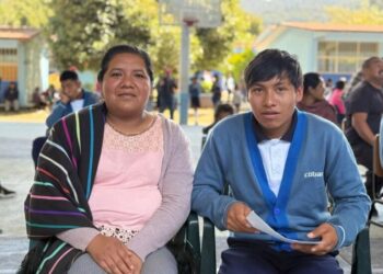 Más de 194 mil estudiantes de prepa y universidad beneficiados con sistema de becas: Iemsysem