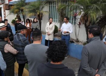 Yankel Benítez sostiene diálogo cercano con vecinos de Lomas de Vista Bella