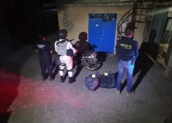 En cateo, detiene FGE a una persona y asegura narcótico en Carácuaro