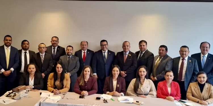 Fortalece FECC coordinación institucional con el Tribunal de Disciplina Judicial y la CONAFA