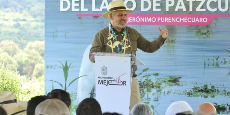 Recuperadas 500 hectáreas de superficie del lago de Pátzcuaro: Bedolla