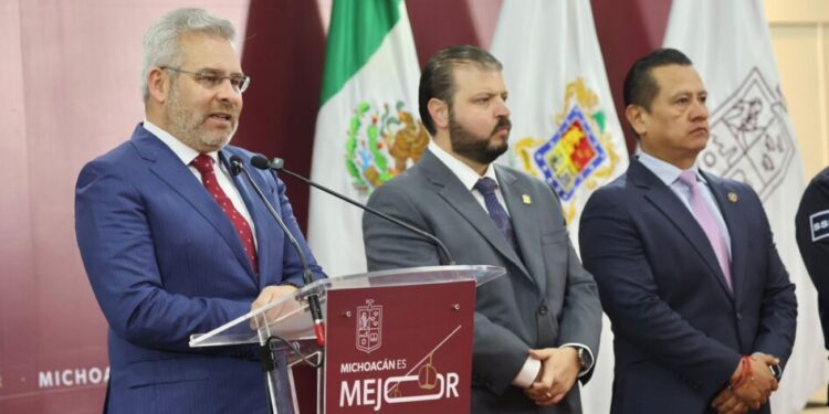 Investigan a más involucrados en el homicidio de la familia de intérpretes: Bedolla