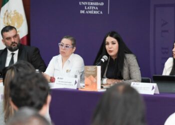 Fiscal Anticorrupción, coautora en presentación de libro sobre combate a la corrupción