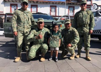El Ejército Mexicano y la Guardia Nacional instalan la Exposición Militar y Fotográfica “Honor en cada Misión” en Uruapan