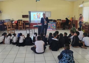 Realiza FGE capacitación en materia de escolar en primaria de Tingambato