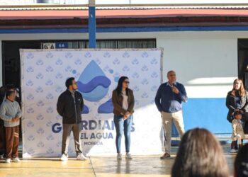 Adolfo Torres lleva el mensaje del cuidado del agua a niñas y niños de Morelia