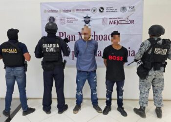 Tras operativo en Uruapan, rescatan a dos personas privadas de la libertad y detienen a dos implicados