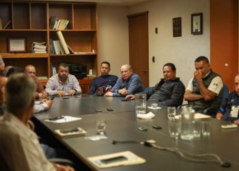 Adolfo Torres fortalece diálogo con transportistas y acuerda acciones en favor del servicio hídrico