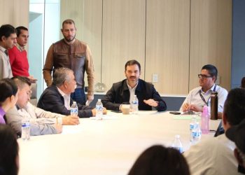 Yankel Benítez y vecinos logran acuerdo para recuperar área verde en San Isidro Itzícuaro