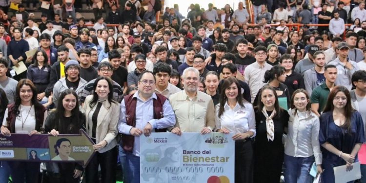 Próximo lunes se presenta plataforma para entrega de chips con internet gratuito para estudiantes de prepa y universidad: Bedolla