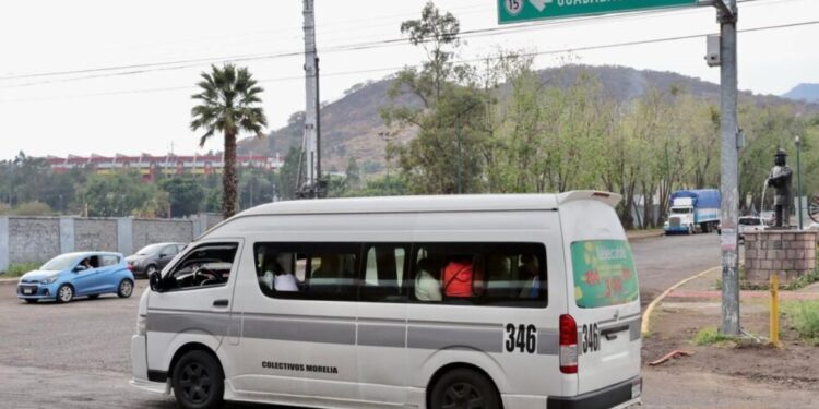 Servicio de transporte público se reanuda de manera gradual en Michoacán