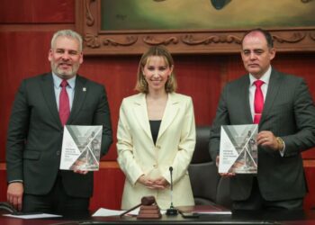 Llama Bedolla a michoacanos a defender sus derechos ante el Tribunal Anticorrupción