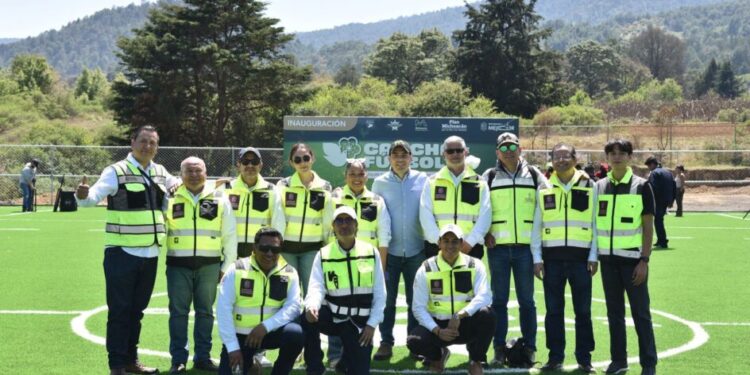 Michoacán transforma el deporte con 48 canchas de futbol 7 en 41 municipios: Rogelio Zarazúa