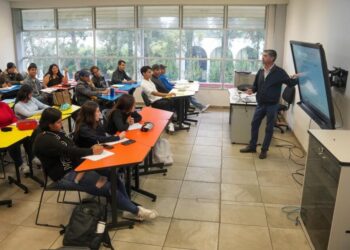 UMSNH prevé pago retroactivo a docentes tras propuesta salarial 2026