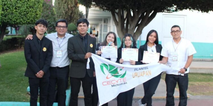 ¿Programar sin computadora? Estudiantes del Cecytem crean app que lo hace posible