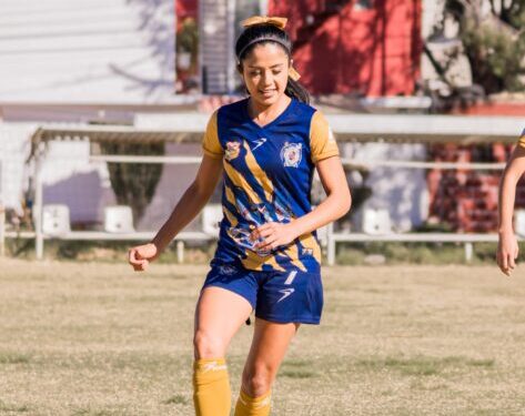 La nicolaita Adriana Ramírez, lideresa nacional de goleo de la TDP Femenil; impone nuevo récord