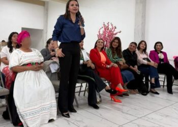Participan usuarias del CJIM en Encuentro de Mujeres Emprendedoras organizado por el colectivo Agua de Té