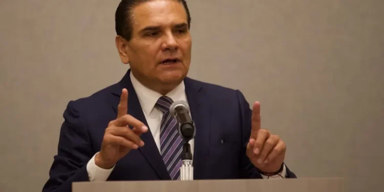 FGE desmiente detención de Silvano Aureoles; continúa prófugo y con ficha roja de Interpol