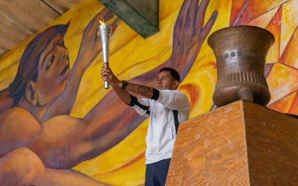 El trabajo en equipo gana campeonatos, señala Yarabí Ávila al inaugurar la Universidad Estatal 2026