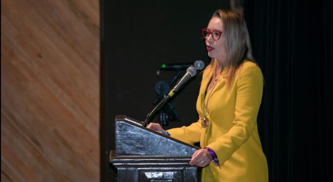 Autonomía universitaria ha permitido generar beneficios para la comunidad nicolaita: Yarabí Ávila