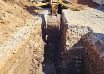 Adolfo Torres supervisa trabajos de reparación de drenaje en la colonia Nueva Chapultepec
