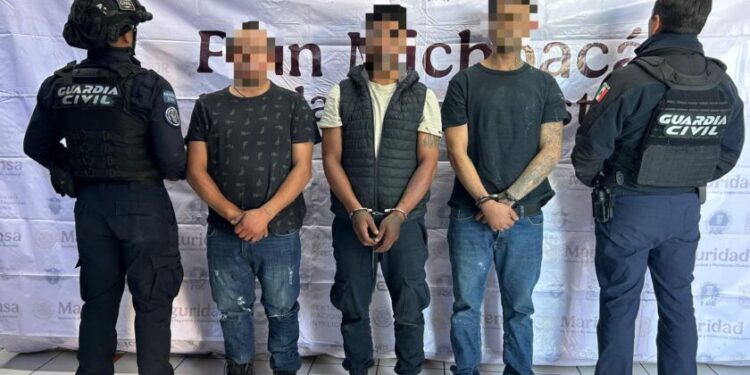 Operativos en Uruapan dejan 5 detenidos por posesión de droga y armas de fuego: SSP