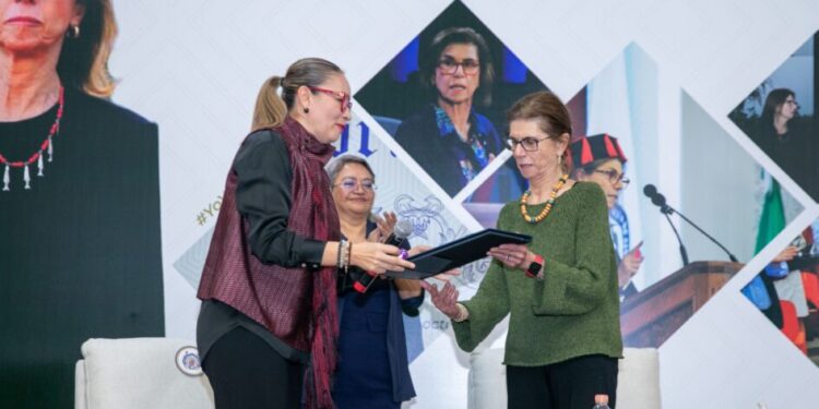 La doctora Annie Pardo incentiva a las y los estudiantes nicolaitas a convertirse en los futuros investigadores