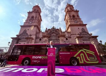 Bedolla presenta el Morebús, nuevo transporte que pone fin a más de 50 años de rezago en movilidad