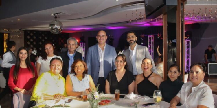 Reconoce Adolfo Torres el compromiso y la labor de las mujeres en el Ooapas