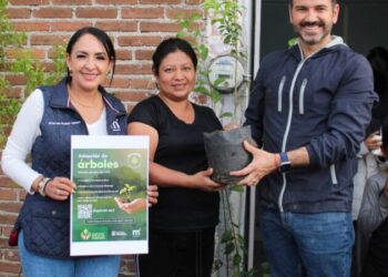 Yankel Benítez ofrece respaldo solidario a vecinos de Ampliación Gertrudis Sánchez