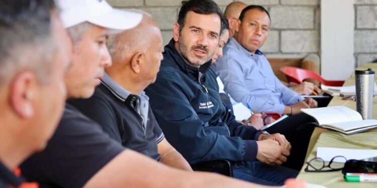 Yankel Benítez acompaña regularización de colonia Ríos Mexicanos