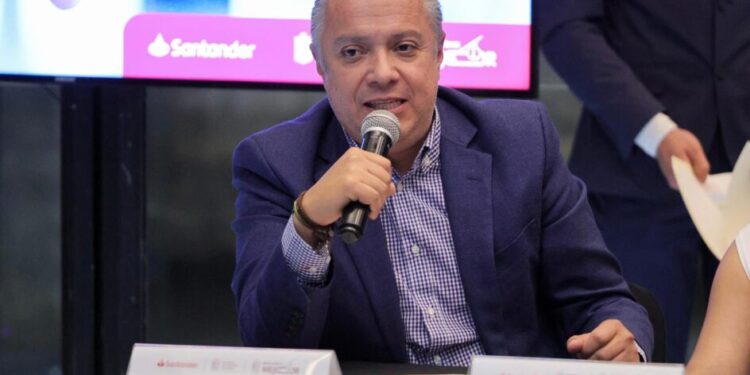 Casi 830 mil trámites de pago de refrendo vehicular acumulados hasta el momento: Luis Navarro