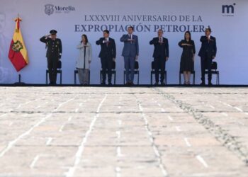 Encabeza Alfonso Martínez LXXXVIII Aniversario de la Expropiación Petrolera