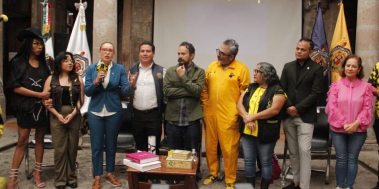 Destacan creación de la Licenciatura en Periodismo en la UMSNH; estudiantes y comunicadores dialogan