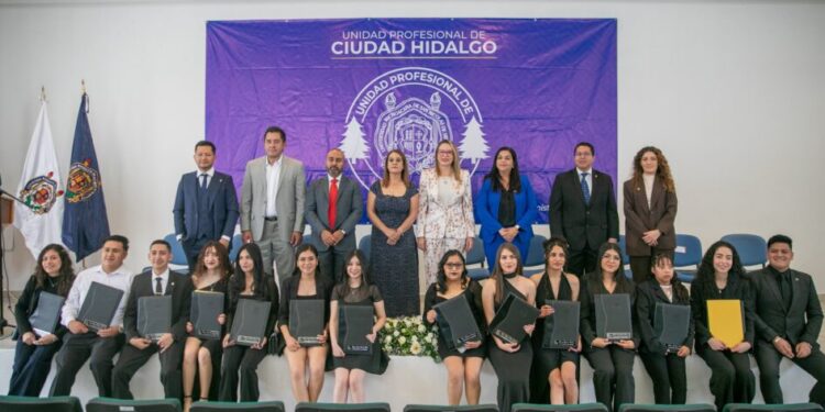 UMSNH entrega ciudadanos de bien, que ayudarán a construir un mejor país, afirma Yarabí Ávila