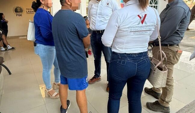 Gobierno del Estado brinda atención directa a familiares de maestras víctimas en Lázaro Cárdenas