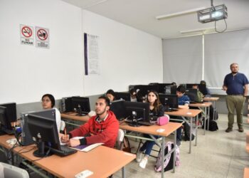 Excelencia educativa, eje central en gestión de Yarabi Ávila; Licenciatura en Ingeniería en Computación recibe reacreditación