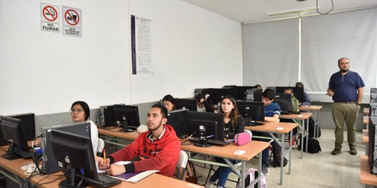 Excelencia educativa, eje central en gestión de Yarabi Ávila; Licenciatura en Ingeniería en Computación recibe reacreditación