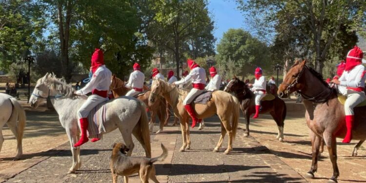 Los Espías a caballo, una tradición que se mantiene viva en Tzintzuntzan