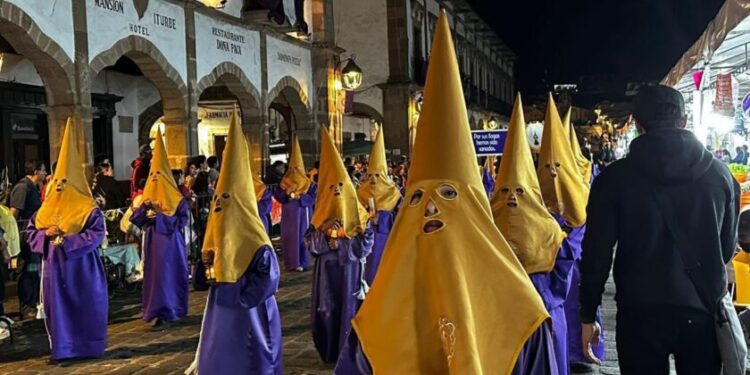 Descubre las procesiones del silencio más emblemáticas de Michoacán