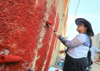 Voluntariado del DIF Morelia rehabilita fachadas del Centro Histórico: Paola Delgadillo